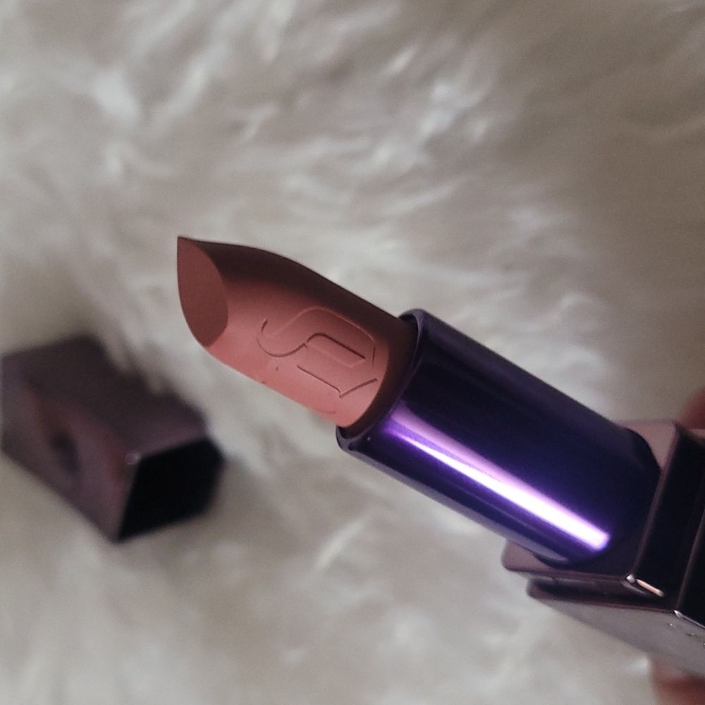URBAN DECAY  Vice Creme Lipstick- Liar